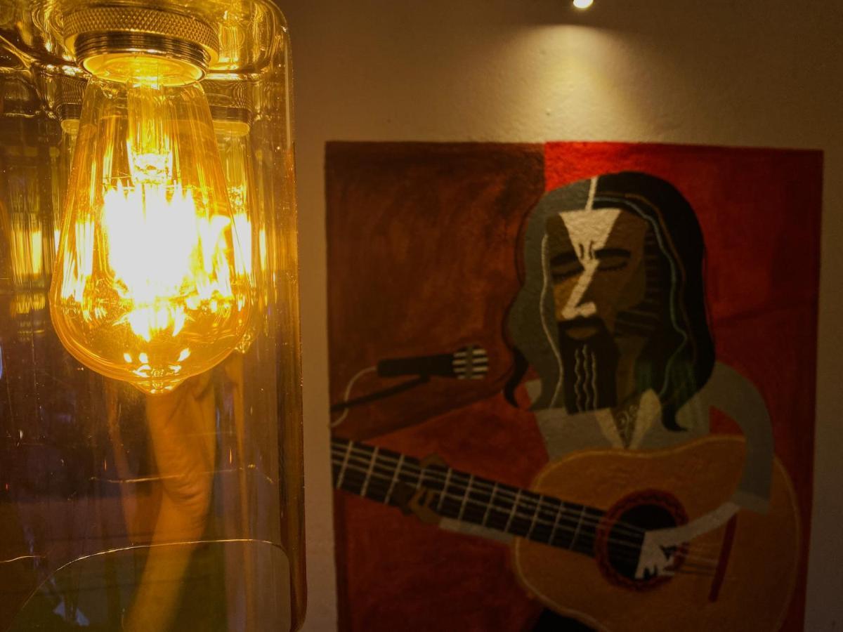 אלה Mad Monkey Hostel And Lounge מראה חיצוני תמונה